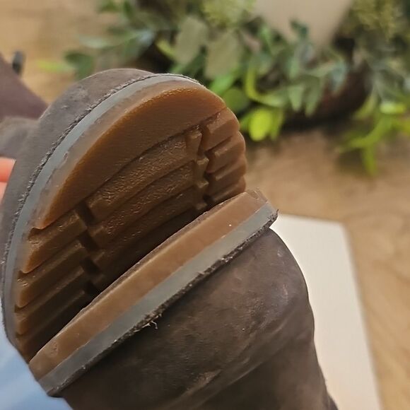 UGG Gray Boots Size 7 Excellent Condition - Picture 7 of 12